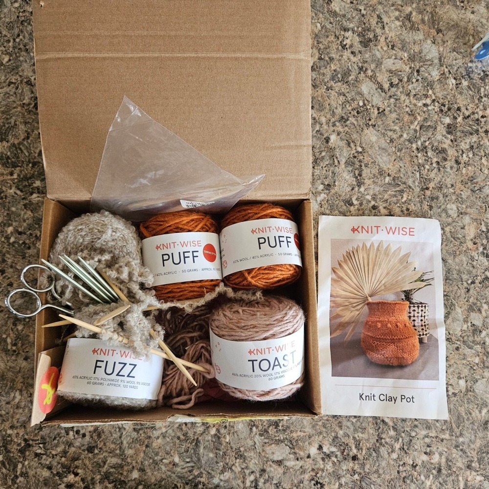 Knit-Wise Knit Clay Pot Kit Terracotta Puff Toast Fuzz Yarn Knitting Crochet